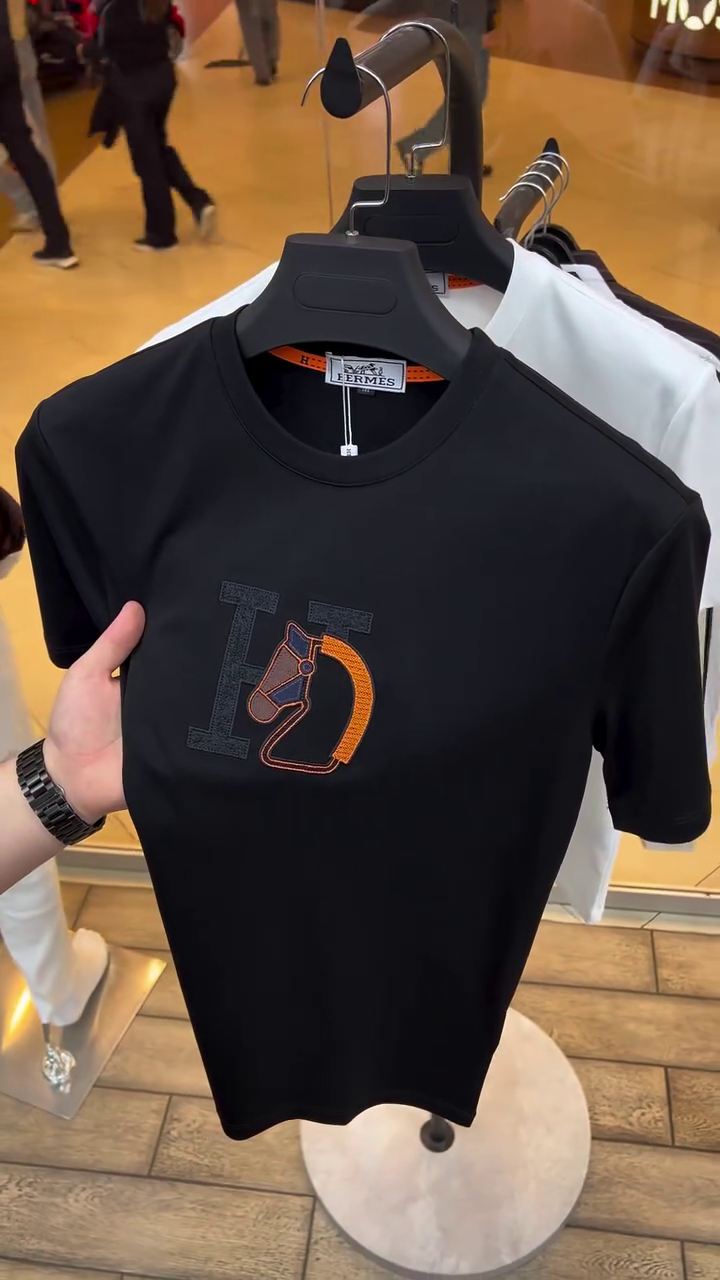 Men's and Women's Black Cotton T-Shirt with Horse Graphic Print, S Size
