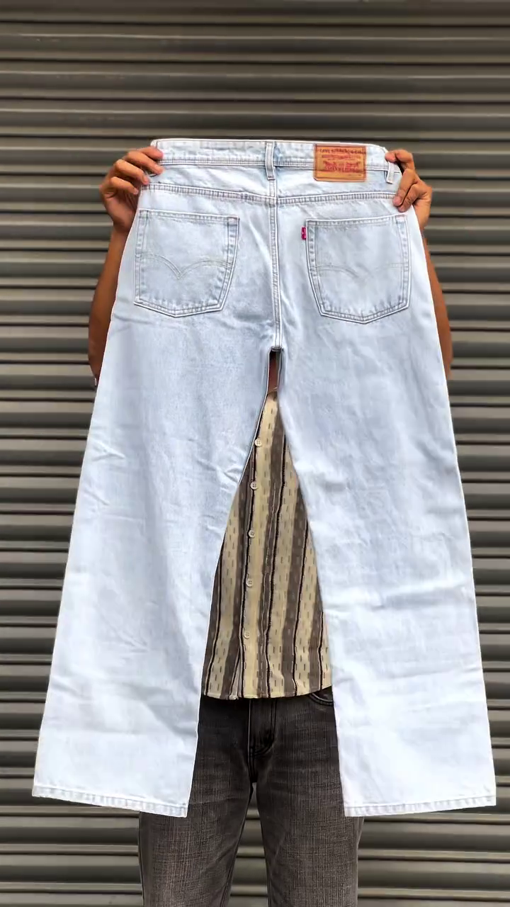 Men Straight Fit Mid-Rise Heavy Fade Jeans - Image 3